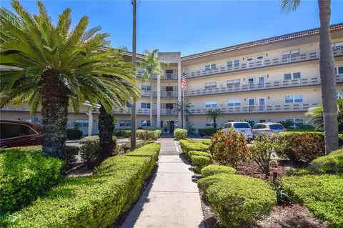 5725 80th St N #315, Saint Petersburg, FL 33709