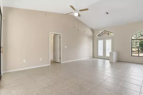 Living - 1724 E Mckinley St, Hernando, FL 34442 photo 5 of 7