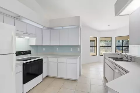 Kitchen - 1724 E Mckinley St, Hernando, FL 34442 photo 1 of 4