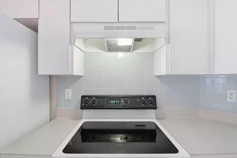 Kitchen - 1724 E Mckinley St, Hernando, FL 34442 photo 4 of 4