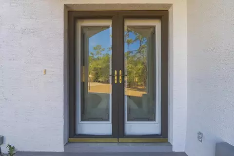 Entry Way - 1724 E Mckinley St, Hernando, FL 34442 photo 2 of 6