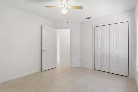 Bedroom - 1724 E Mckinley St, Hernando, FL 34442 photo 4 of 4