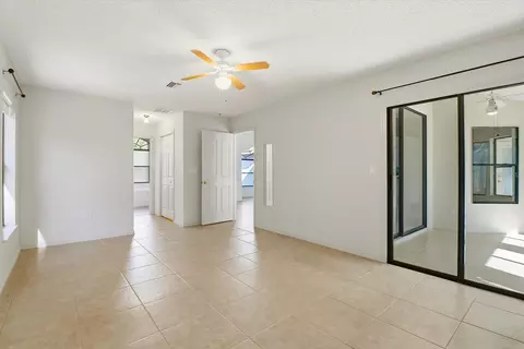 Living - 1724 E Mckinley St, Hernando, FL 34442 photo 2 of 7