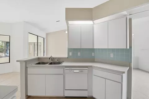Kitchen - 1724 E Mckinley St, Hernando, FL 34442 photo 2 of 4