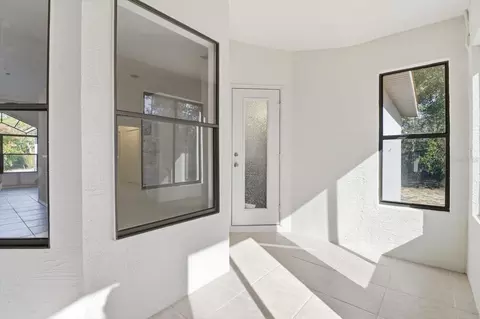 Entry Way - 1724 E Mckinley St, Hernando, FL 34442 photo 4 of 6