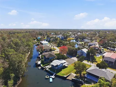 7266 Tropical Dr, Weeki Wachee, FL 34607