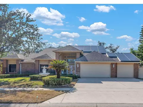 2545 Mason Oaks Dr, Valrico, FL 33596
