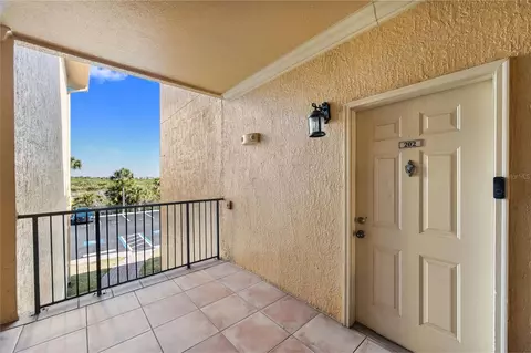 4305 Bayside Village Dr #202, Tampa, FL 33615