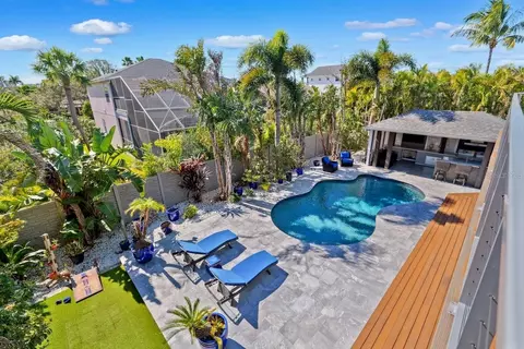 648 Santa Maria Dr, Tierra Verde, FL 33715
