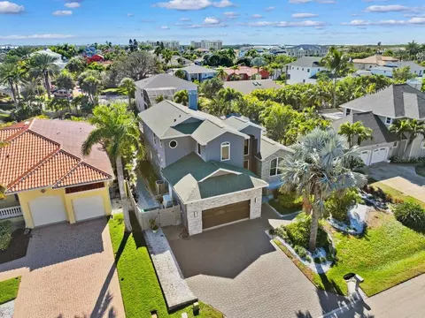 648 Santa Maria Dr, Tierra Verde, FL 33715