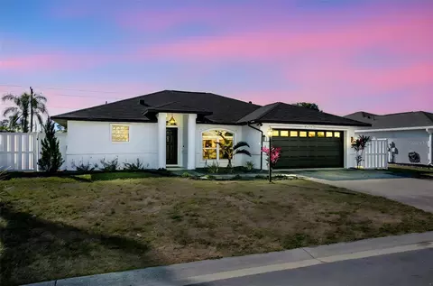 6647 68th St E, Bradenton, FL 34203