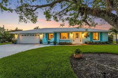 7817 Alhambra Dr, Bradenton, FL 34209
