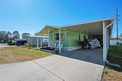 5305 Antigua Dr, Zephyrhills, FL 33541