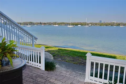 205 Pompano Dr SE #B, Saint Petersburg, FL 33705