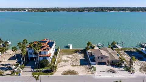 11285 9th St E, Treasure Island, FL 33706