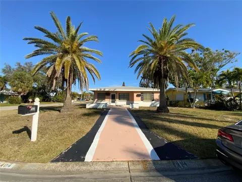 1404 Corey Way S, South Pasadena, FL 33707