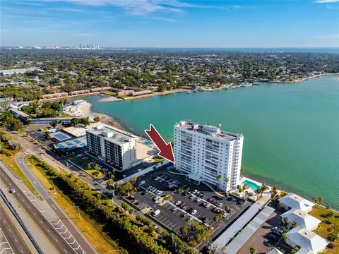 7200 Sunshine Skyway Ln S #2A, Saint Petersburg, FL 33711