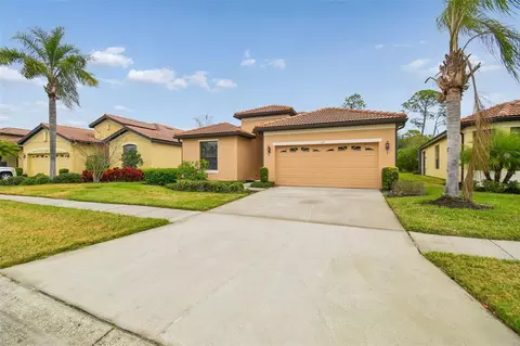 127 Silver Falls Dr, Apollo Beach, FL 33572