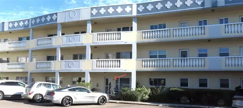 2221 Swedish Dr #17, Clearwater, FL 33763