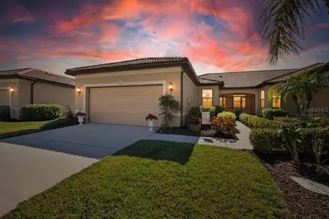 220 Shell Falls Dr, Apollo Beach, FL 33572