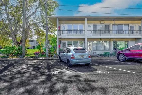 5664 40th Ter N #433, Kenneth City, FL 33709