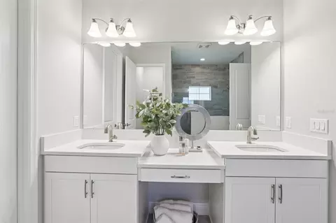 Bath - 11263 Rustic Timber Loop, San Antonio, FL 33576 photo 5 of 7