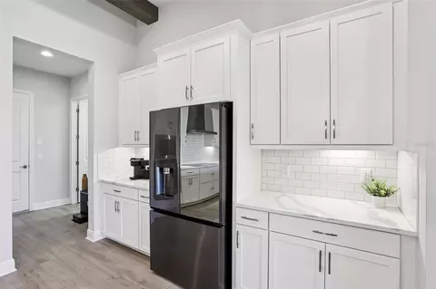 Kitchen - 11263 Rustic Timber Loop, San Antonio, FL 33576 photo 10 of 10