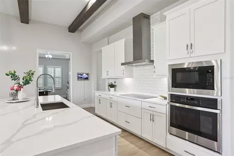 Kitchen - 11263 Rustic Timber Loop, San Antonio, FL 33576 photo 8 of 10