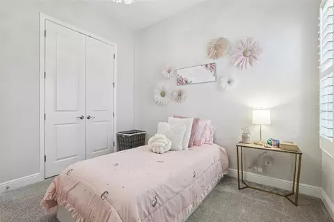 Bedroom - 11263 Rustic Timber Loop, San Antonio, FL 33576 photo 7 of 17