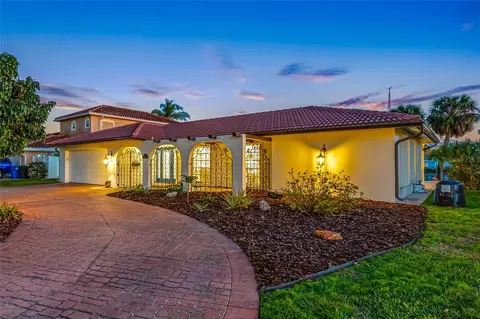 4372 46th Ave S, Saint Petersburg, FL 33711