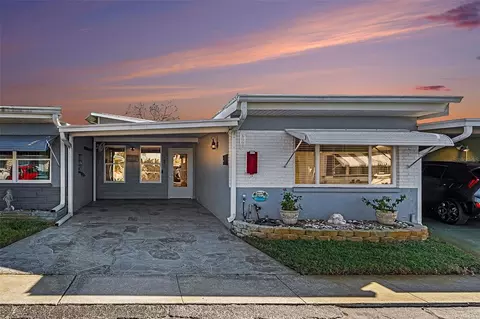250 Rosery Rd NW #219, Largo, FL 33770