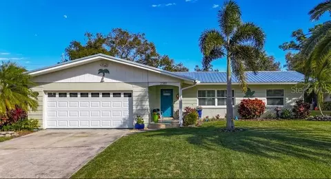 2381 Sarazen Dr, Dunedin, FL 34698