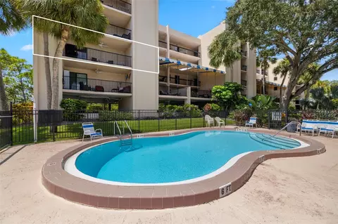 402 Tarpon Pt, Tarpon Springs, FL 34689