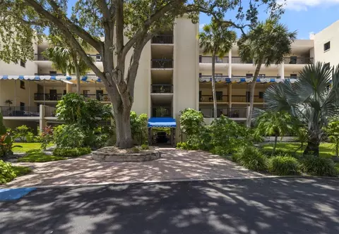 402 Tarpon Pt, Tarpon Springs, FL 34689