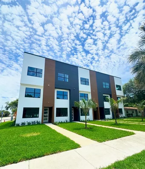 379 13th St N, Saint Petersburg, FL 33705