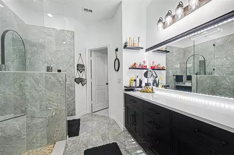 Bath - 3565 Clay Brick Rd, Harmony, FL 34773 photo 3 of 4