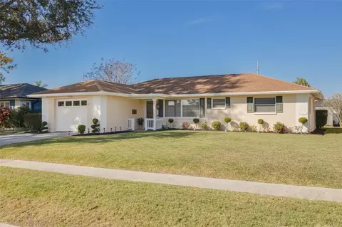 1736 Algonquin Dr, Clearwater, FL 33755