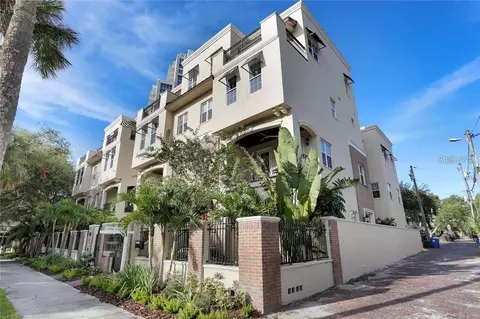 524 Beach Dr NE, Saint Petersburg, FL 33701