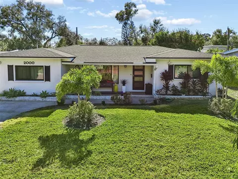 2000 Serpentine Cir S, Saint Petersburg, FL 33712