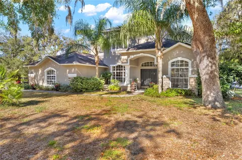 5123 Shorewood Dr, Dade City, FL 33523