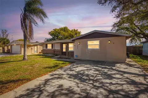 9040 Lunar Ln, Port Richey, FL 34668