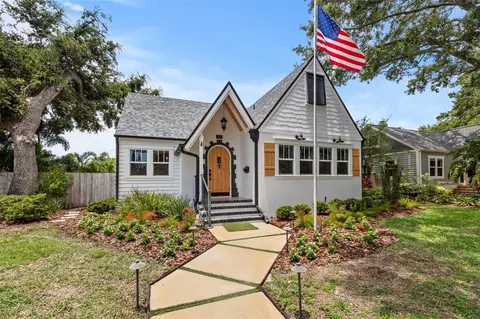 2420 14th St N, Saint Petersburg, FL 33704