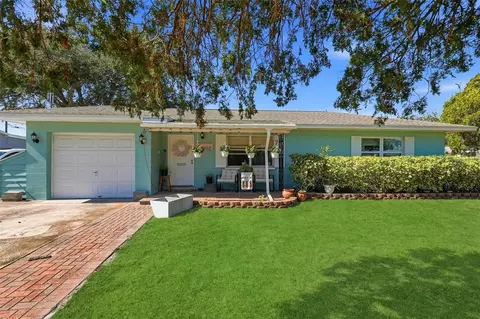 3992 62nd St N, Saint Petersburg, FL 33709