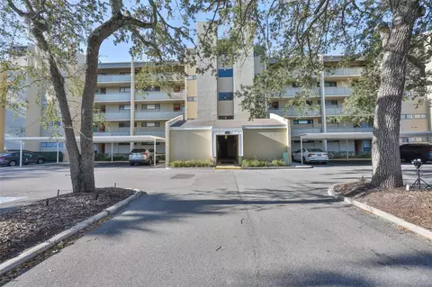 13626 Greenfield Dr #205, Tampa, FL 33618