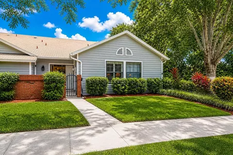 2728 Bentley Dr, Palm Harbor, FL 34684