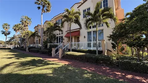 525 Mandalay Ave #11, Clearwater Beach, FL 33767