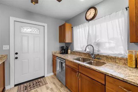 Entry Way - 7121 122nd Ave E, Parrish, FL 34219 photo 1 of 3