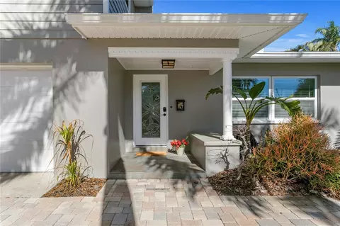 6604 Blue Heron Dr S, Saint Petersburg, FL 33707