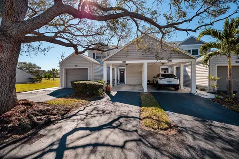9252 Westlinks Ter, Seminole, FL 33777