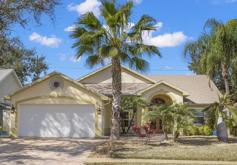 738 N Lake Blvd, Tarpon Springs, FL 34689